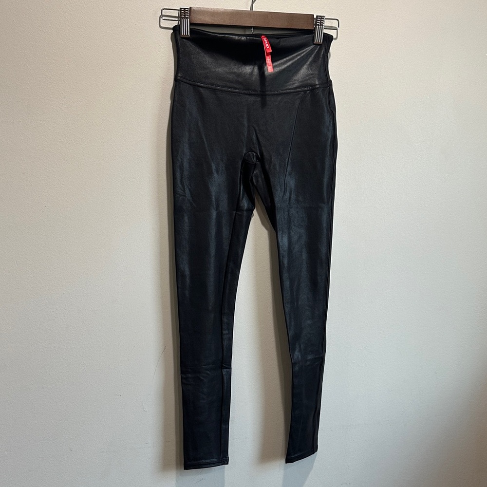 SPANX Shiny Black Leggings - Picture 3 of 12